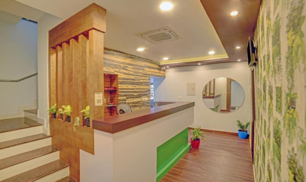 Treebo Trip Majestic Inn Thampanoor Thiruvananthapuram Exterior foto