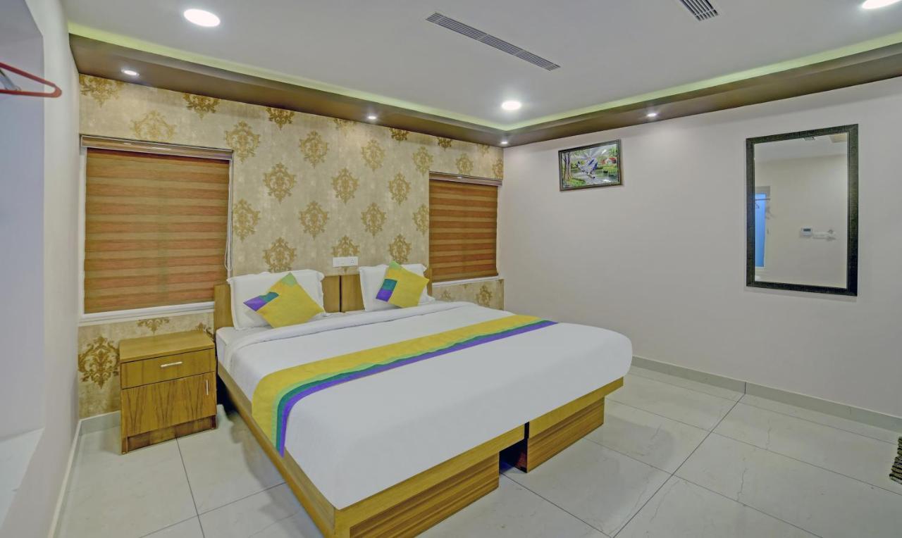 Treebo Trip Majestic Inn Thampanoor Thiruvananthapuram Exterior foto