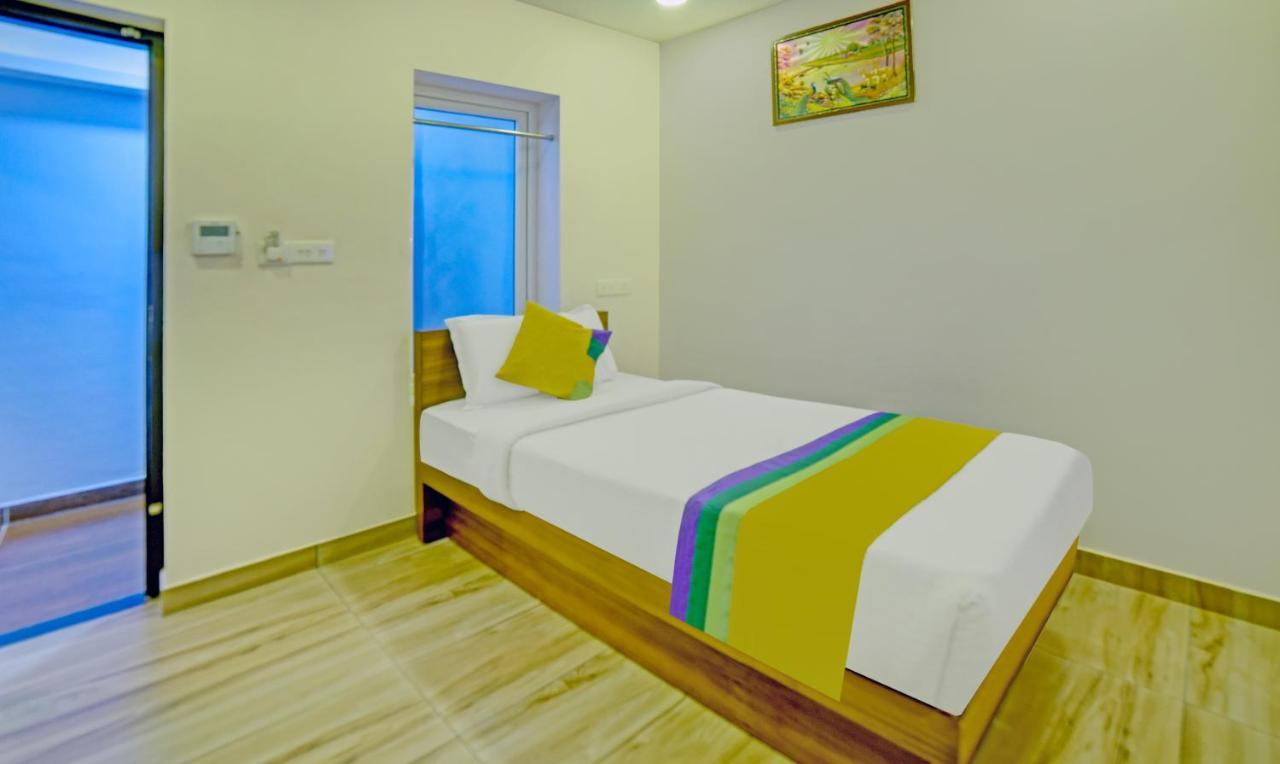 Treebo Trip Majestic Inn Thampanoor Thiruvananthapuram Exterior foto